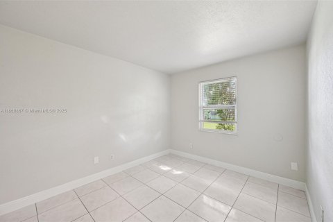 Casa en venta en Port St. Lucie, Florida, 4 dormitorios, 145.67 m2 № 1891330 - foto 20