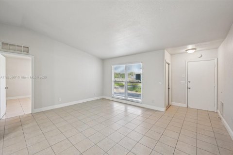 Casa en venta en Port St. Lucie, Florida, 4 dormitorios, 145.67 m2 № 1891330 - foto 5
