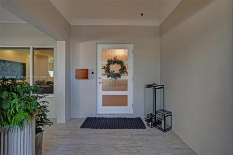 House in Fort Lauderdale, Florida 4 bedrooms, 325.16 sq.m. № 1798856 - photo 6
