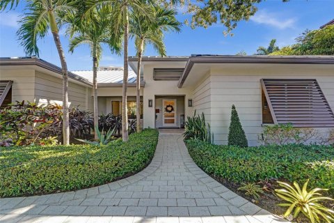 House in Fort Lauderdale, Florida 4 bedrooms, 325.16 sq.m. № 1798856 - photo 1