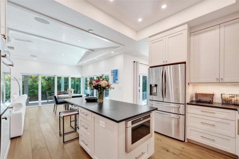 House in Fort Lauderdale, Florida 4 bedrooms, 325.16 sq.m. № 1798856 - photo 19