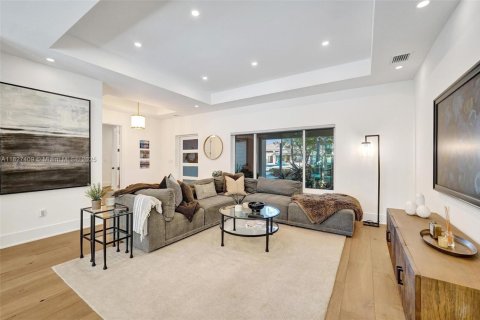 House in Fort Lauderdale, Florida 4 bedrooms, 325.16 sq.m. № 1798856 - photo 8