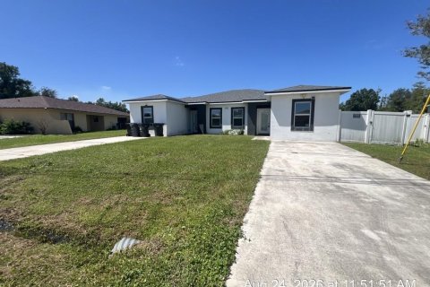 Propiedad comercial en venta en Poinciana, Florida, 6 dormitorios, 208.84 m2 № 2375563 - foto 2