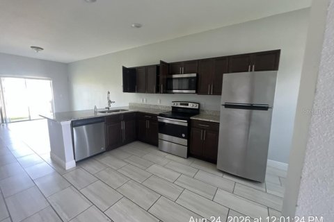 Propiedad comercial en venta en Poinciana, Florida, 6 dormitorios, 208.84 m2 № 2375563 - foto 6