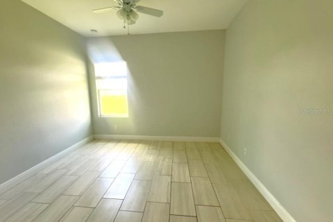 Propiedad comercial en venta en Poinciana, Florida, 6 dormitorios, 208.84 m2 № 2375563 - foto 15