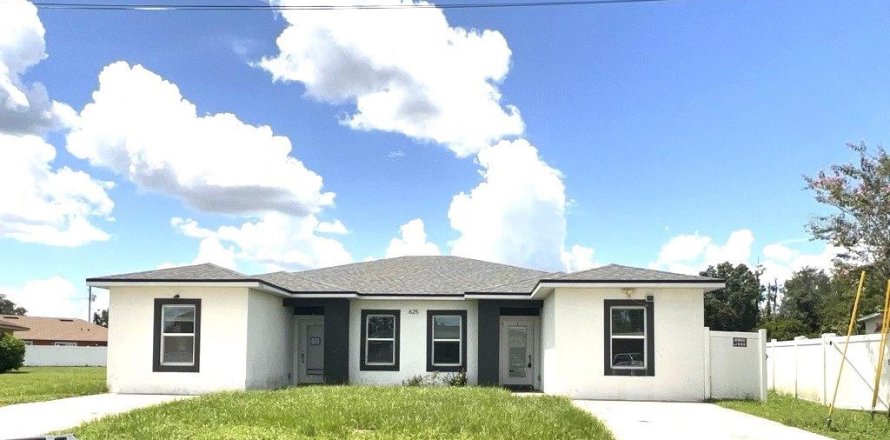Propiedad comercial en Poinciana, Florida 6 dormitorios, 208.84 m2 № 2375563