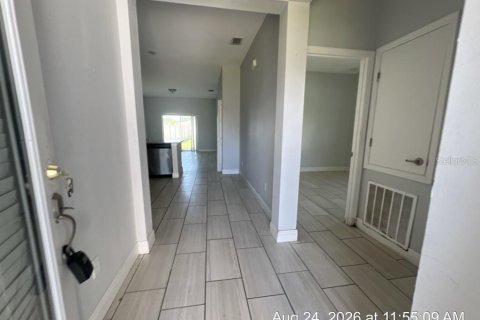 Propiedad comercial en venta en Poinciana, Florida, 6 dormitorios, 208.84 m2 № 2375563 - foto 3