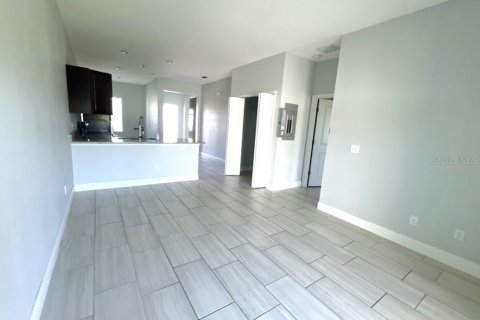 Propiedad comercial en venta en Poinciana, Florida, 6 dormitorios, 208.84 m2 № 2375563 - foto 7