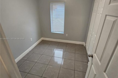 Immobilier commercial à vendre à Miami, Floride: 144.18 m2 № 2081014 - photo 11