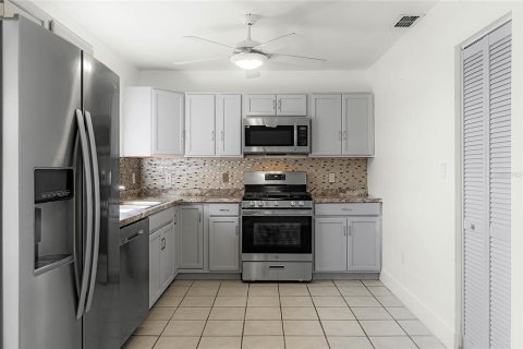 House in Daytona Beach, Florida 4 bedrooms, 124.21 sq.m. № 1523013 - photo 19