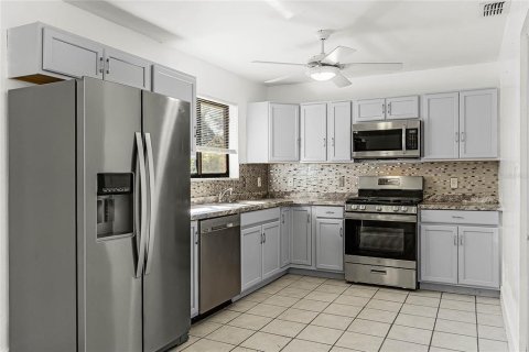 House in Daytona Beach, Florida 4 bedrooms, 124.21 sq.m. № 1523013 - photo 3