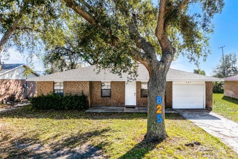 House in Daytona Beach, Florida 4 bedrooms, 124.21 sq.m. № 1523013 - photo 1