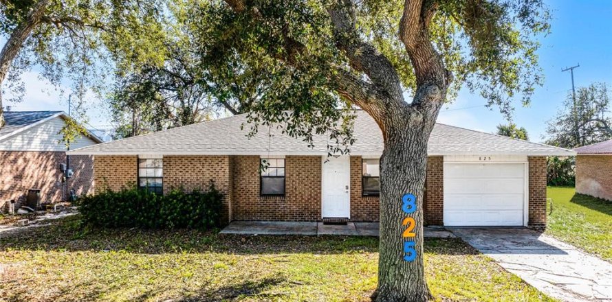 House in Daytona Beach, Florida 4 bedrooms, 124.21 sq.m. № 1523013