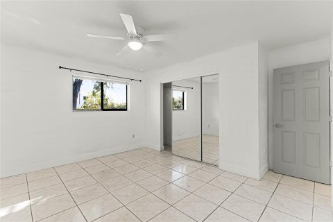 House in Daytona Beach, Florida 4 bedrooms, 124.21 sq.m. № 1523013 - photo 9