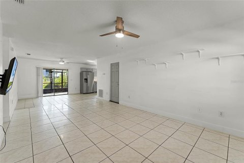 House in Daytona Beach, Florida 4 bedrooms, 124.21 sq.m. № 1523013 - photo 12
