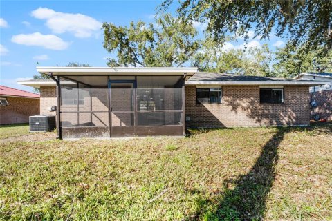 House in Daytona Beach, Florida 4 bedrooms, 124.21 sq.m. № 1523013 - photo 28
