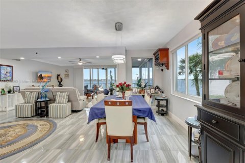 Copropriété à vendre à Palm City, Floride: 3 chambres, 222.97 m2 № 1968239 - photo 19