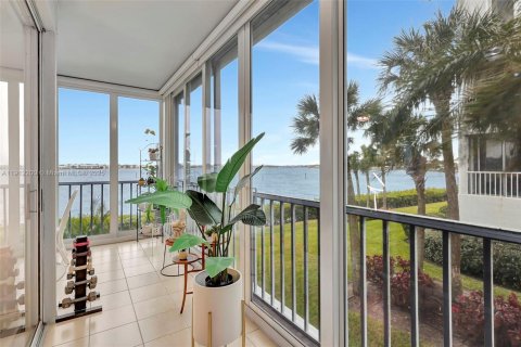 Copropriété à vendre à Palm City, Floride: 3 chambres, 222.97 m2 № 1968239 - photo 2
