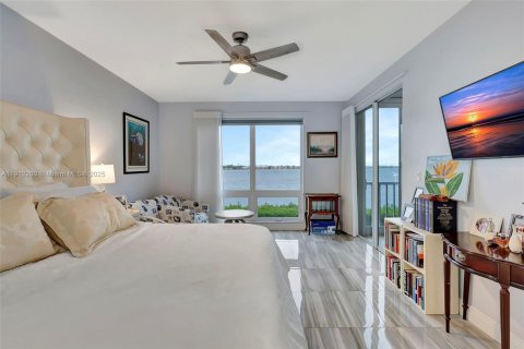 Copropriété à vendre à Palm City, Floride: 3 chambres, 222.97 m2 № 1968239 - photo 23