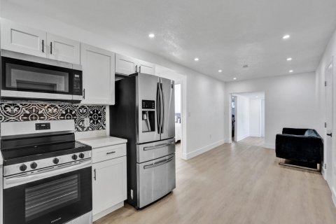 Купить виллу или дом в Окленд-Парк, Флорида 4 спальни, 111.02м2, № 1991715 - фото 7