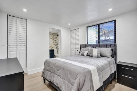 Купить виллу или дом в Окленд-Парк, Флорида 4 спальни, 111.02м2, № 1991715 - фото 10