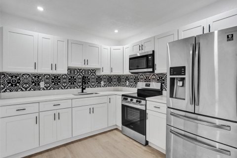 Купить виллу или дом в Окленд-Парк, Флорида 4 спальни, 111.02м2, № 1991715 - фото 8