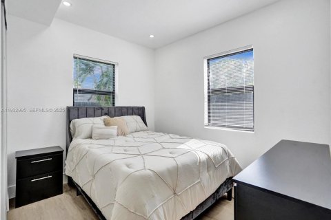 Купить виллу или дом в Окленд-Парк, Флорида 4 спальни, 111.02м2, № 1991715 - фото 15