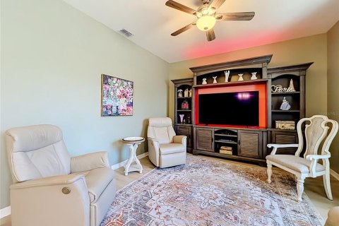 Villa ou maison à vendre à Winter Haven, Floride: 4 chambres, 188.96 m2 № 2342600 - photo 8