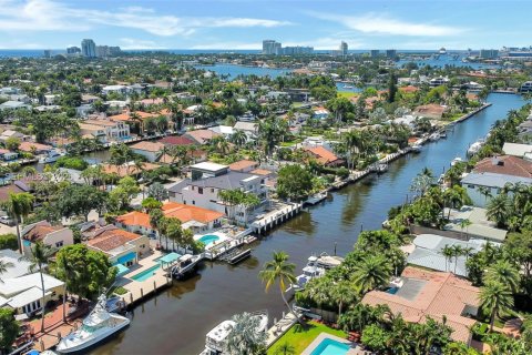Снять в аренду виллу или дом в Форт-Лодердейл, Флорида 5 спален, 341.23м2, № 2081159 - фото 28