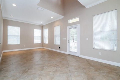 Casa en alquiler en Tampa, Florida, 4 dormitorios, 280.01 m2 № 2413576 - foto 4
