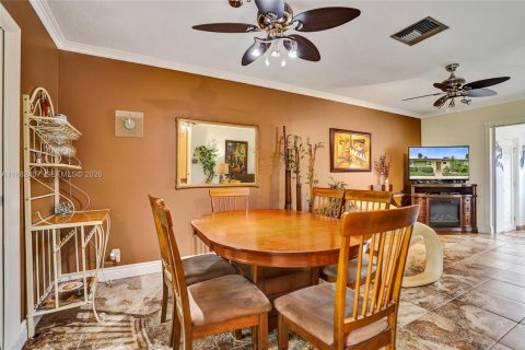 Villa ou maison à vendre à West Palm Beach, Floride: 2 chambres, 77.02 m2 № 2054178 - photo 21