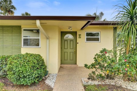 Villa ou maison à vendre à West Palm Beach, Floride: 2 chambres, 77.02 m2 № 2054178 - photo 5