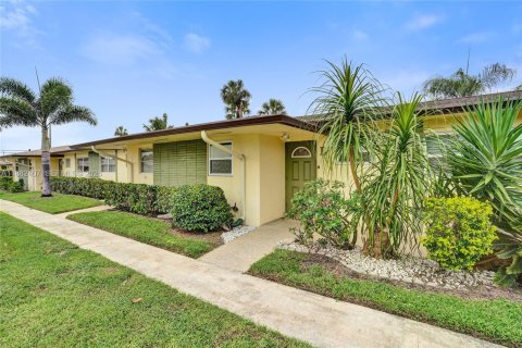 Villa ou maison à vendre à West Palm Beach, Floride: 2 chambres, 77.02 m2 № 2054178 - photo 7