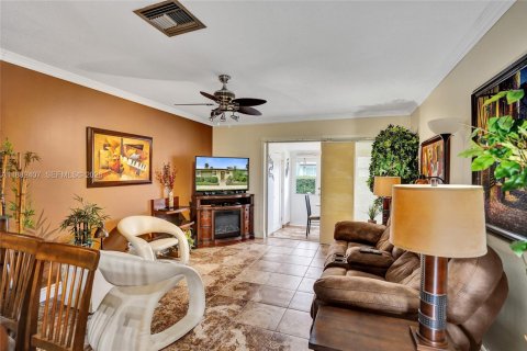 Villa ou maison à vendre à West Palm Beach, Floride: 2 chambres, 77.02 m2 № 2054178 - photo 22