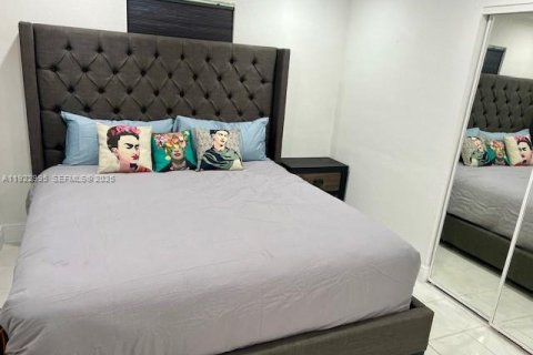 Villa ou maison à louer à Davie, Floride: 2 chambres, 79.34 m2 № 1976892 - photo 8