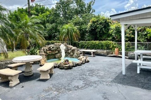 Villa ou maison à louer à Davie, Floride: 2 chambres, 79.34 m2 № 1976892 - photo 15