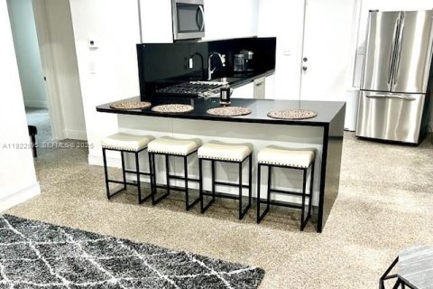 Villa ou maison à louer à Davie, Floride: 2 chambres, 79.34 m2 № 1976892 - photo 1