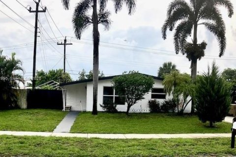 Villa ou maison à louer à Davie, Floride: 2 chambres, 79.34 m2 № 1976892 - photo 2