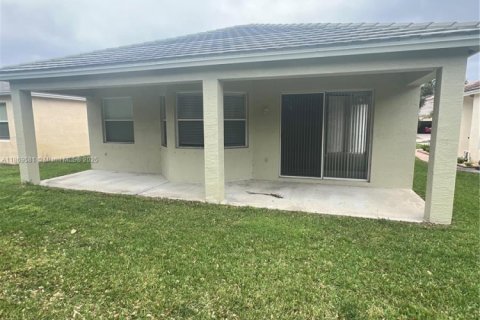 Casa en venta en Port St. Lucie, Florida, 3 dormitorios, 139.91 m2 № 1920262 - foto 6