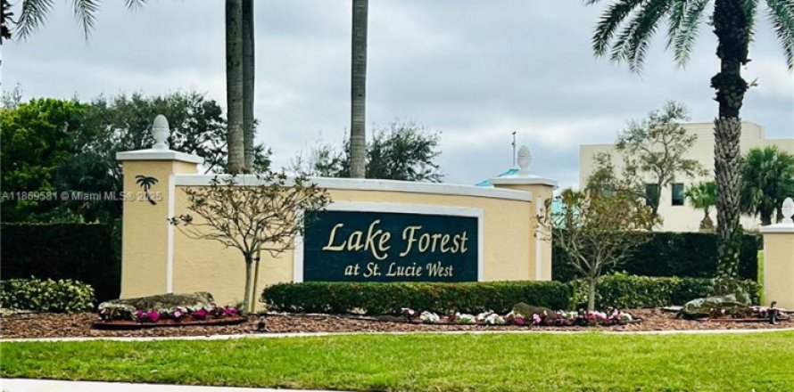 Casa en Port St. Lucie, Florida 3 dormitorios, 139.91 m2 № 1920262