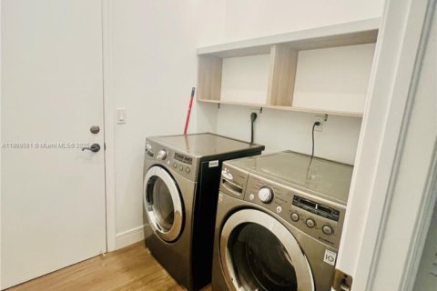 Casa en venta en Port St. Lucie, Florida, 3 dormitorios, 139.91 m2 № 1920262 - foto 8