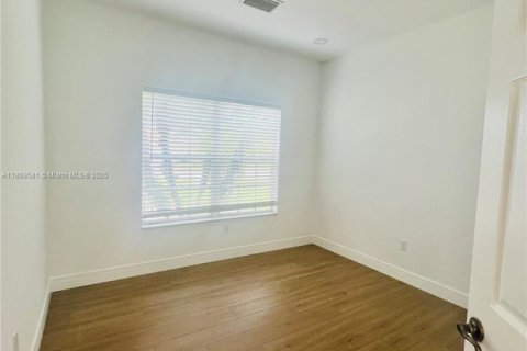 Casa en venta en Port St. Lucie, Florida, 3 dormitorios, 139.91 m2 № 1920262 - foto 7