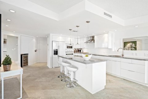 Condo in Fort Lauderdale, Florida, 2 bedrooms  № 2081664 - photo 12