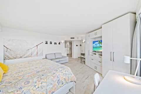 Condo in Fort Lauderdale, Florida, 2 bedrooms  № 2081664 - photo 17