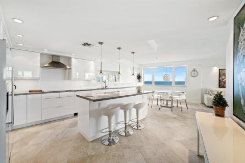 Condo in Fort Lauderdale, Florida, 2 bedrooms  № 2081664 - photo 4