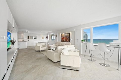 Condo in Fort Lauderdale, Florida, 2 bedrooms  № 2081664 - photo 10