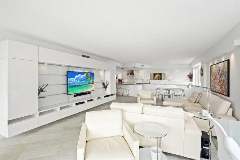 Condo in Fort Lauderdale, Florida, 2 bedrooms  № 2081664 - photo 9