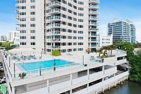 Condo in Fort Lauderdale, Florida, 2 bedrooms  № 2081664 - photo 30