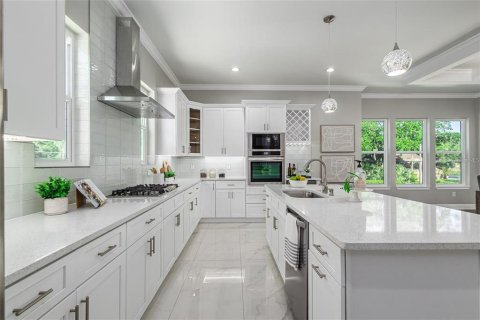Adosado en venta en Tampa, Florida, 4 dormitorios, 268.77 m2 № 2104510 - foto 12
