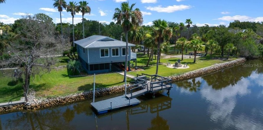 Villa ou maison à Crystal River, Floride 2 chambres, 102.56 m2 № 1810889